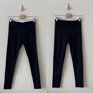 ARITZIA-TNA Solid Black/Stripe Pattern Black Leggings (Size: Small)